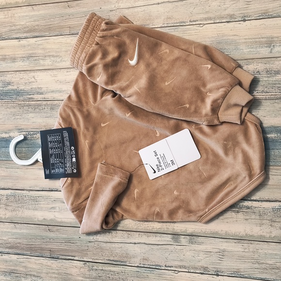 Nike Beige Baby Outfit 3m - Picture 6 of 8